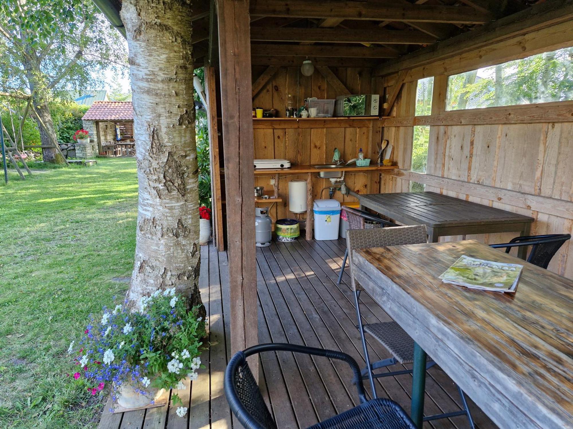Piibelehe Guest Accommodation Kuressaare Kültér fotó